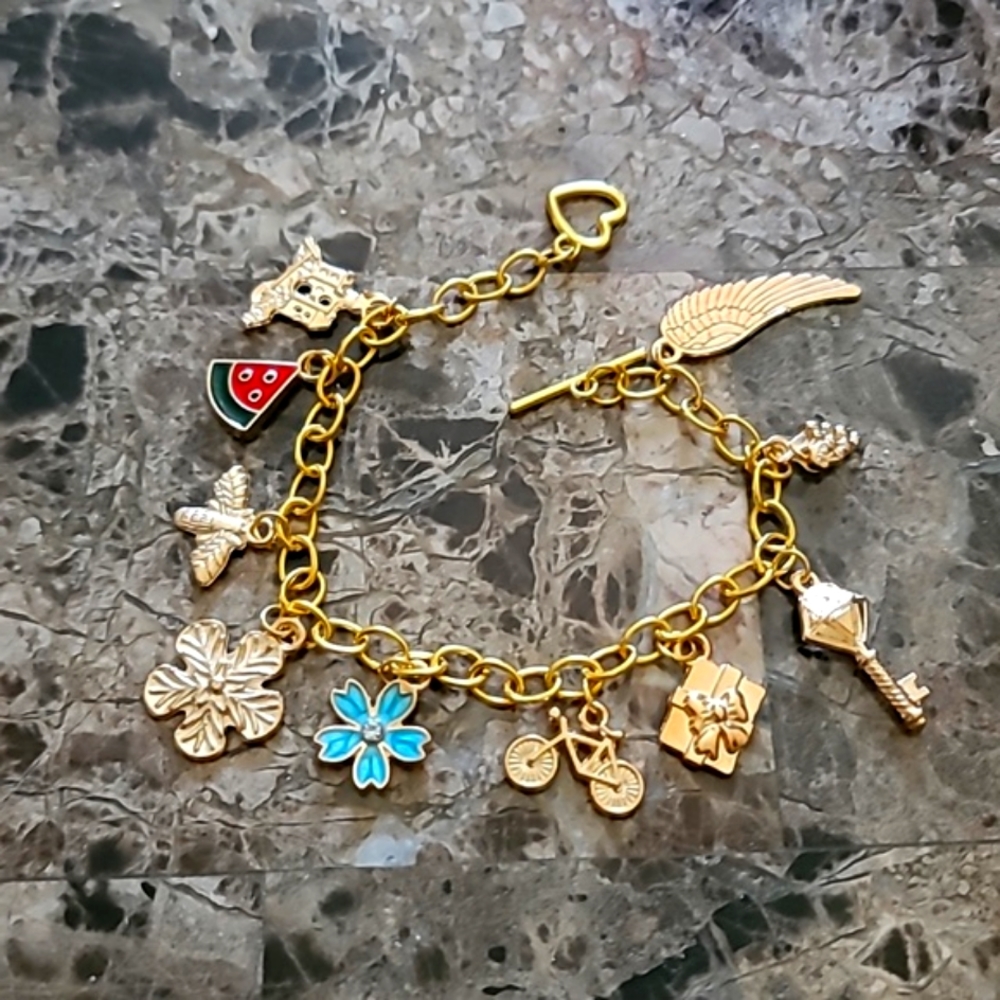 Charm bracelet - handcrafted. Gift box included. Brand new. Unique. - Picture 3 of 3
